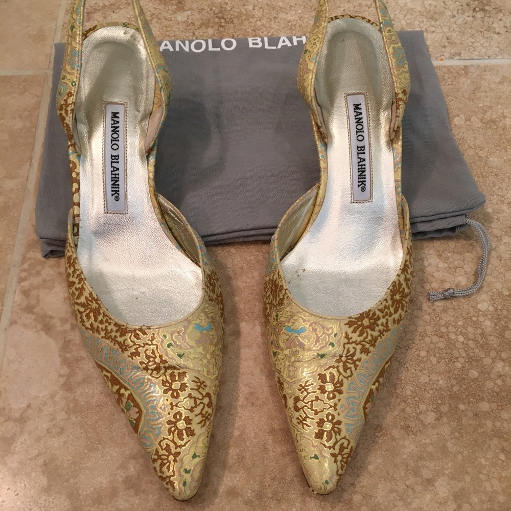 Manolo Blahnik Carolyne Slingback Pumps